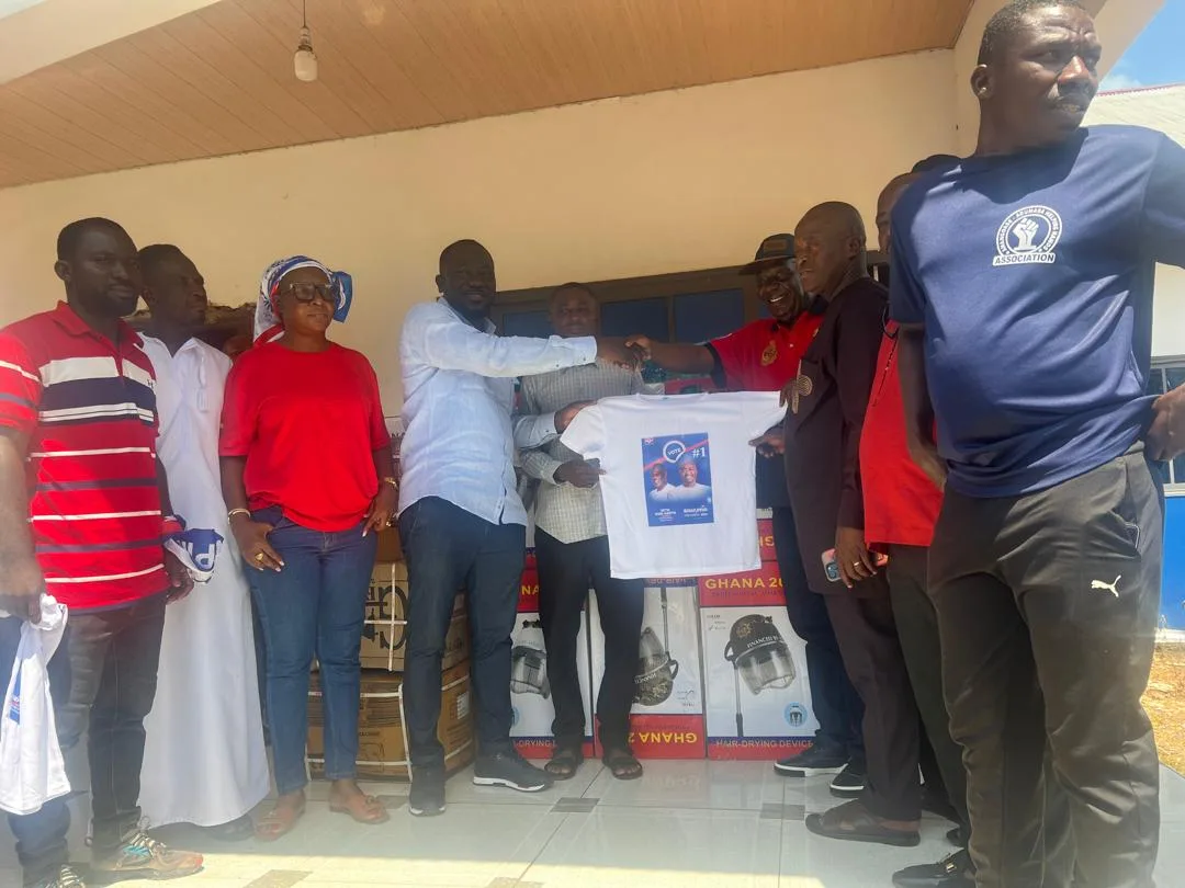 Atwima Mponua NPP Receives Morale-Boosting Donation From Lawyer Paul Sarbeng